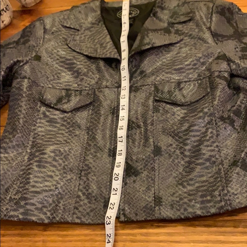 Cute jacket - Picture 2 of 6